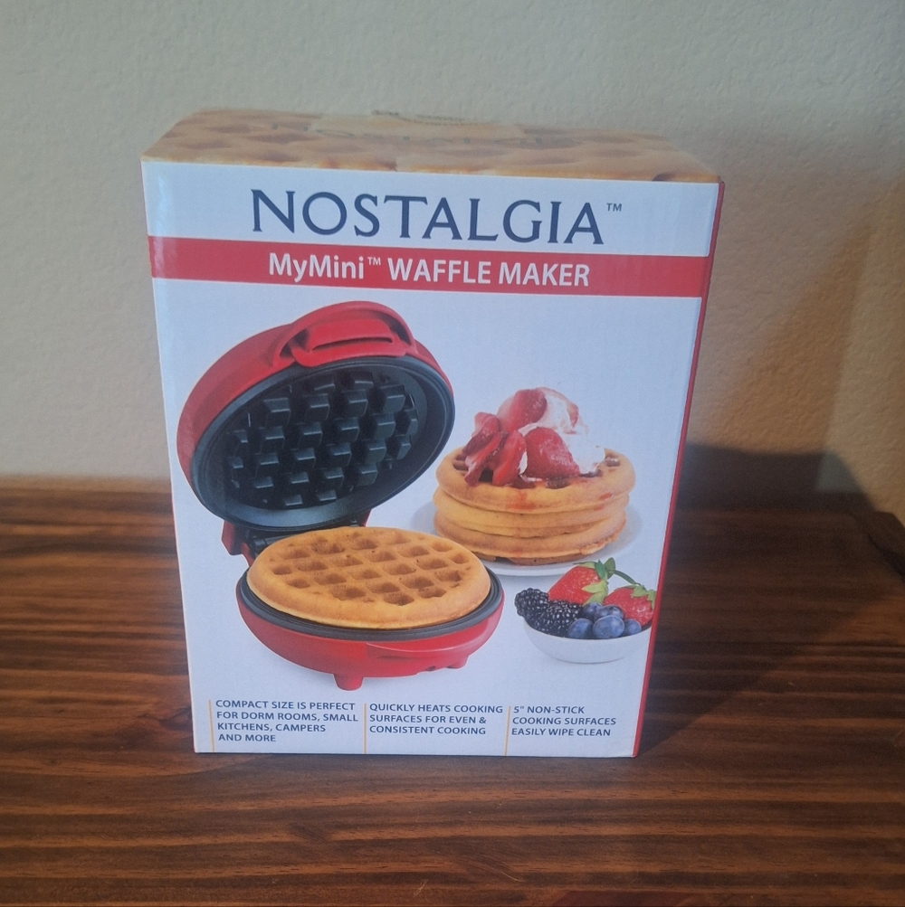 Nostalgia MyMini Red Waffle Maker New In Box